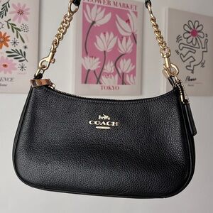 Coach Teri Shoulder Bag 🖤